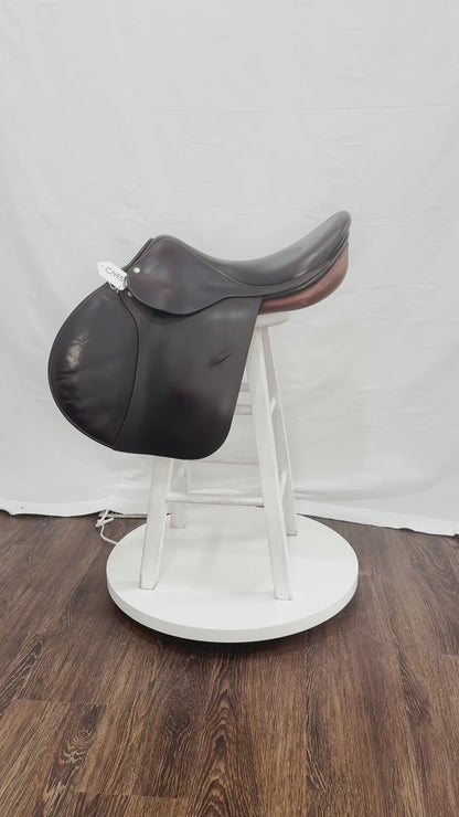 Luc Childeric FJ Used 17" Close Contact Saddle