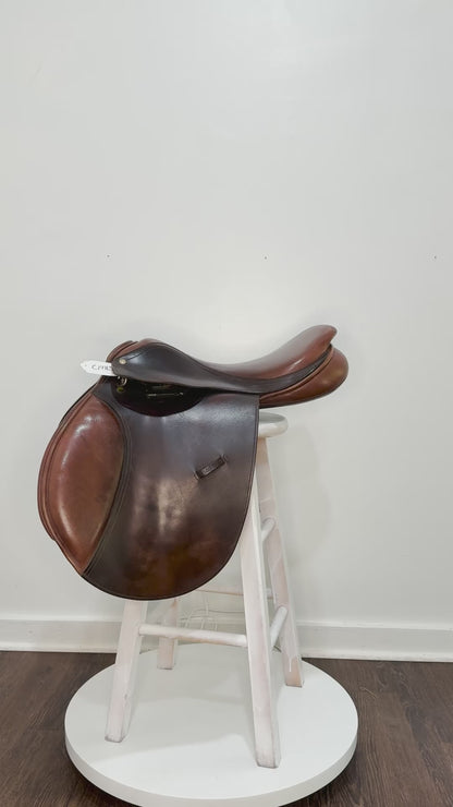 County Saddlery Stabilizer II 17.5" Used Close Contact Saddle